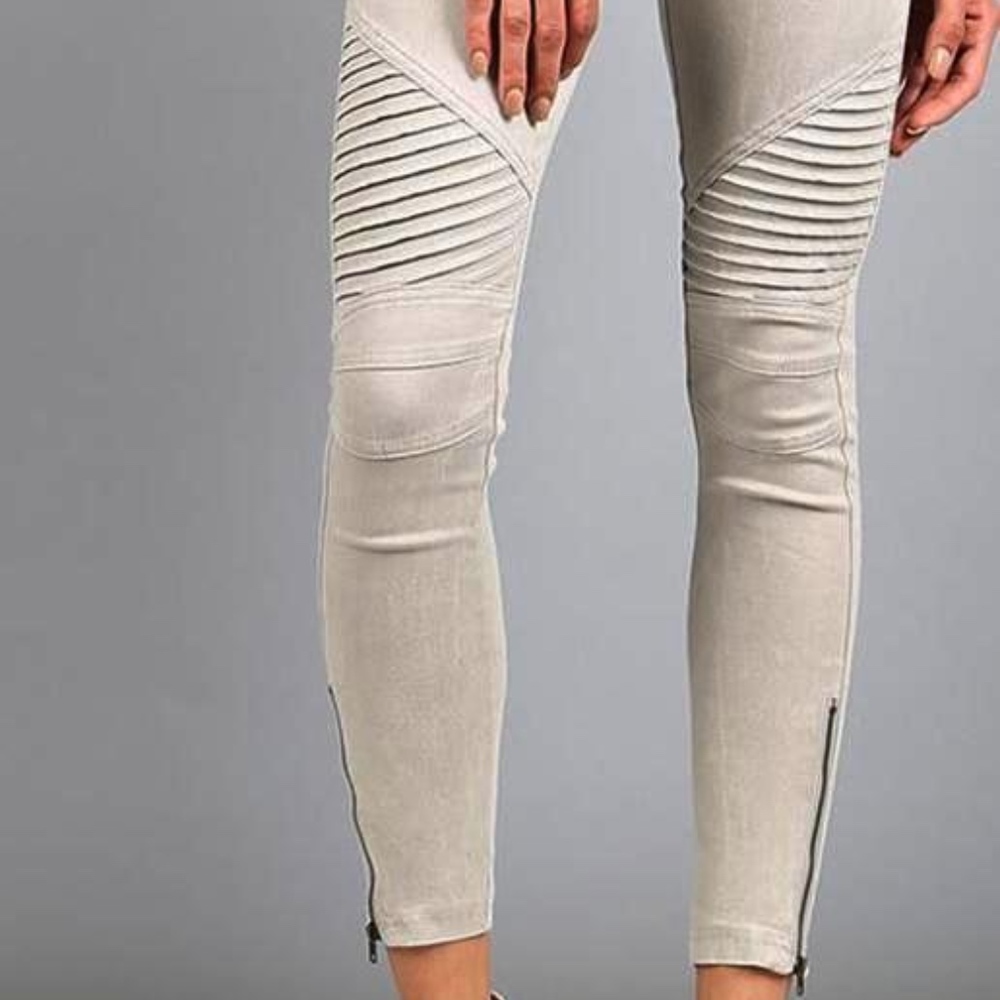 Zipper accent moto leggings